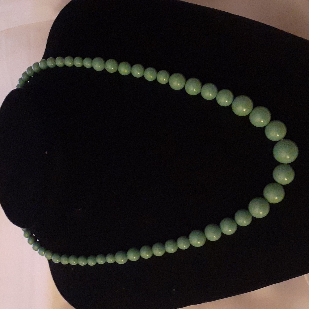 Green Jade Colored Beaded Necklace